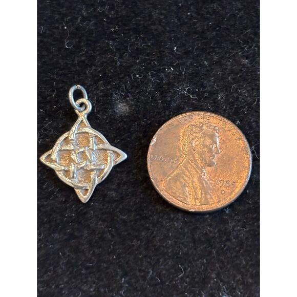 Sterling Silver Ireland Celtic Knot Quilt Charm 925 - Picture 3 of 3